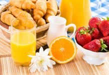 Coenzyme Q10 – can it slow the progression of Alzheimer’s disease? early breakfast, orange and strawberries